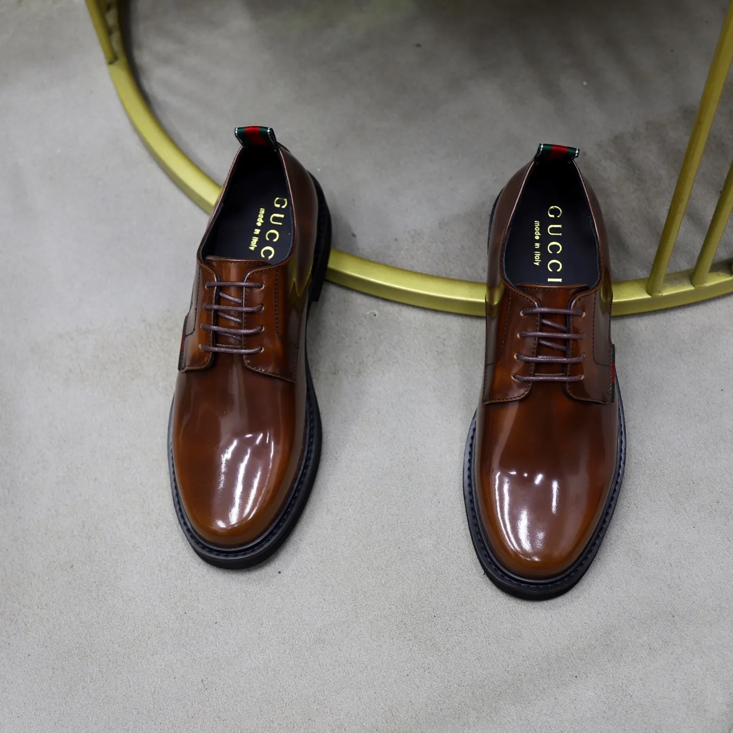 Ex-factory price: 540💰🙅‍♂️🙅‍♂️🙅‍♂️ Brand: GUCCI Standard code: Men's code 38-44 (45 can be customized) Grade: Same style as the official website Original order quality Material: Original cowhide surface Comfortable cowhide lining Original outsole Style category: Men's fashionable casual leather shoes Distinguished big-name luxury elements Top luxury Color: actual picture color